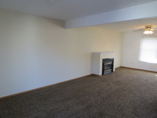 Building Photo - 4032 Grayson Dr, Obetz, OH 43207, USA