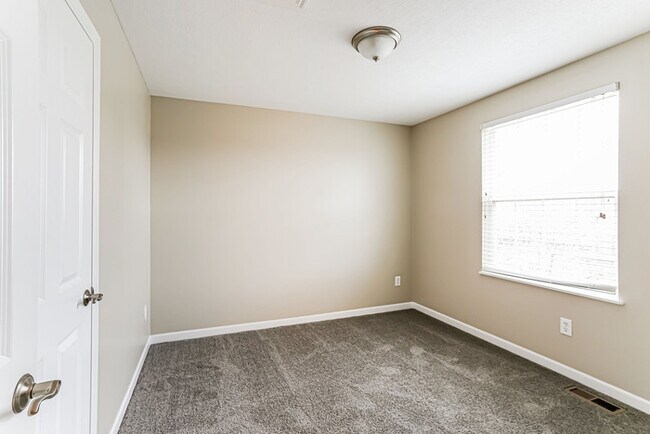 Building Photo - 4650 Greyson Dr