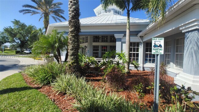 Building Photo - 8148 Sun Palm Dr