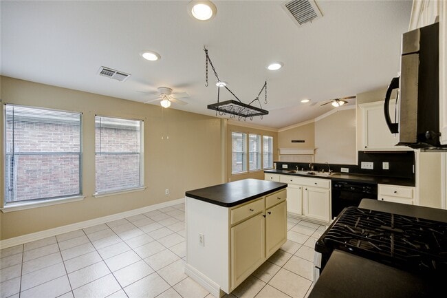 Building Photo - 3259 Enchanted Hollow Ln