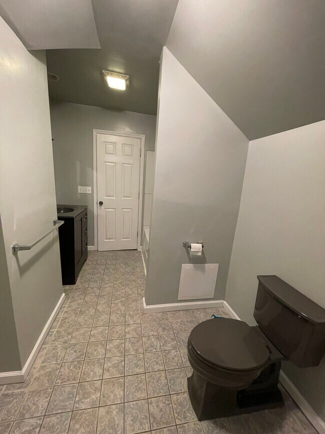 Building Photo - 1007 Clay Ave