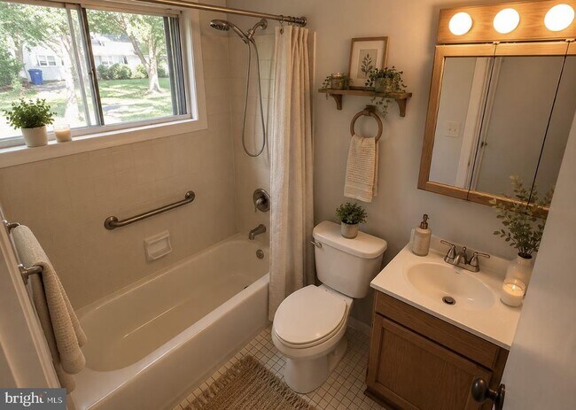 Building Photo - 15 Catalpa Ln