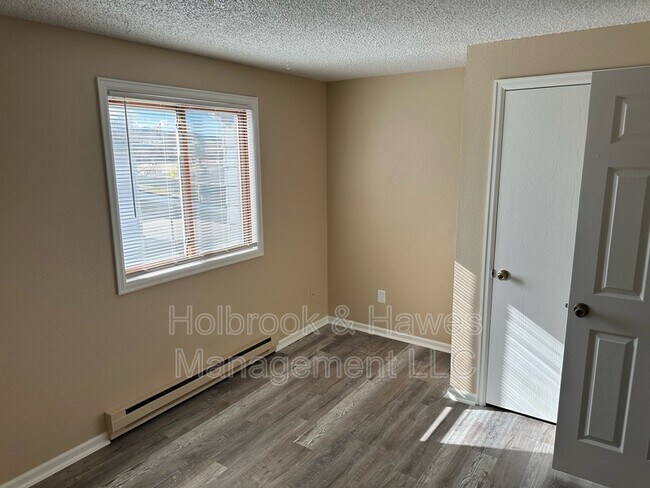 Building Photo - 4881 Basswood Dr