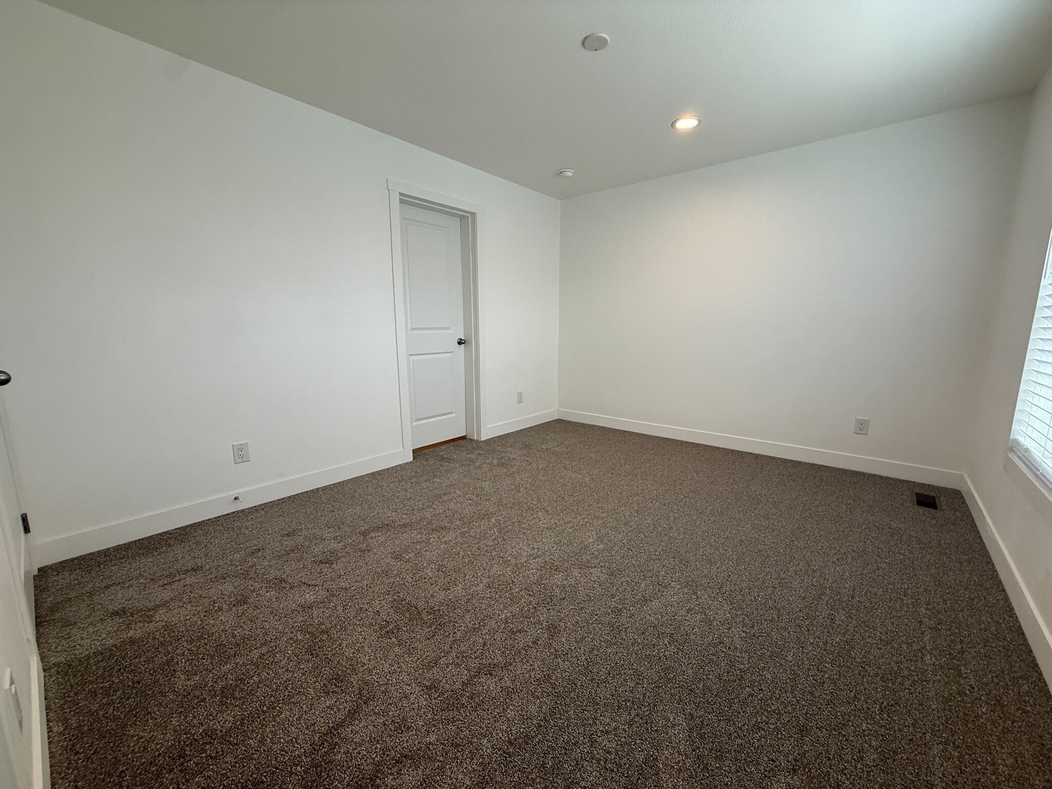 Building Photo - 3601 E Wyoming Ave