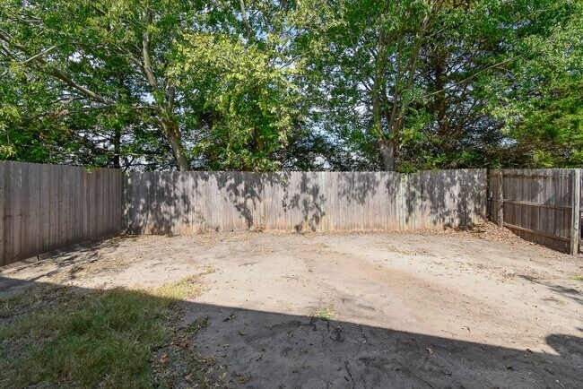 Building Photo - PEPERPORT.3914/3916