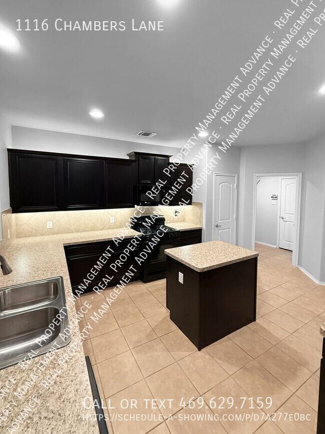 Building Photo - 1116 Chambers Ln