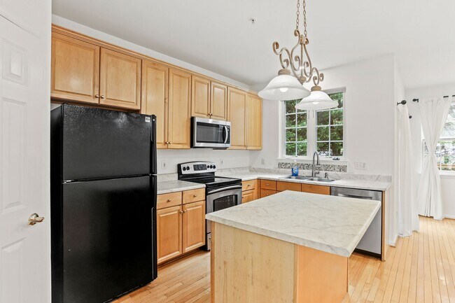 Building Photo - 20 Castle Garden Ct
