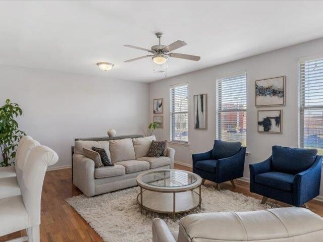 Building Photo - 580 S Main St