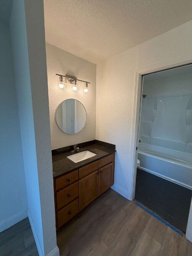 Building Photo - 1089 Honey Ct