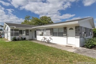 Building Photo - 1064 SW 2nd St