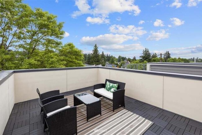 Building Photo - 4758 Green Lake Way N