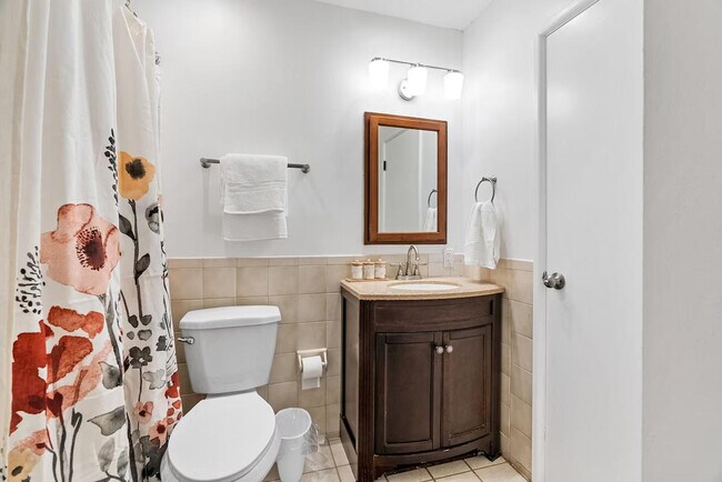 Building Photo - 5382 Kings Park Dr