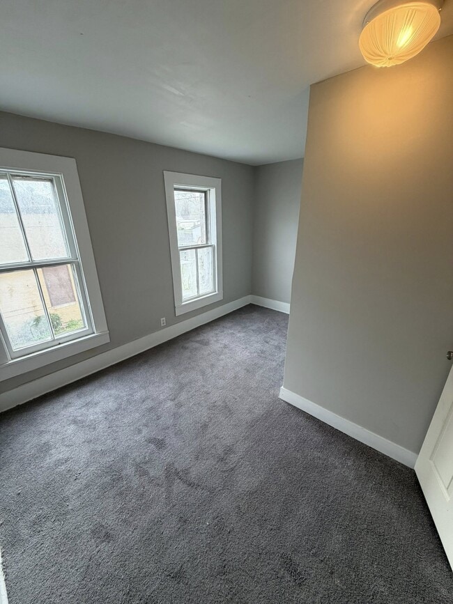 Building Photo - 36 Spring St