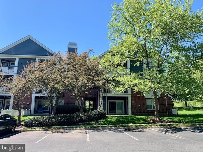 Building Photo - 20301 Beechwood Terrace