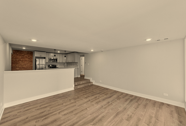 Building Photo - 2 bedroom in Chicago IL 60610