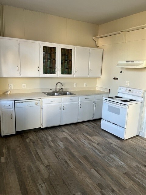 Kitchen - 604 W Church St