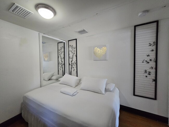 Building Photo - 1922 Garfield St