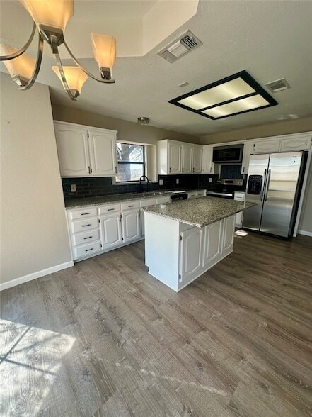 Building Photo - 127 Lori Dr