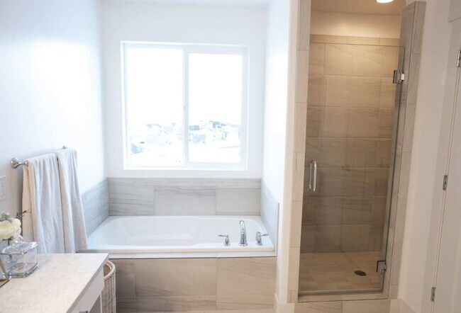 Building Photo - Charming 4-bedroom, 2.5-bathroom home