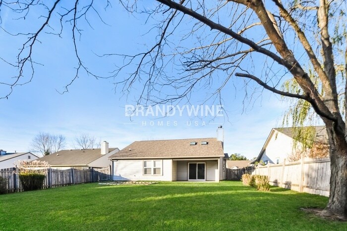 Building Photo - 3231 Village Park N Dr