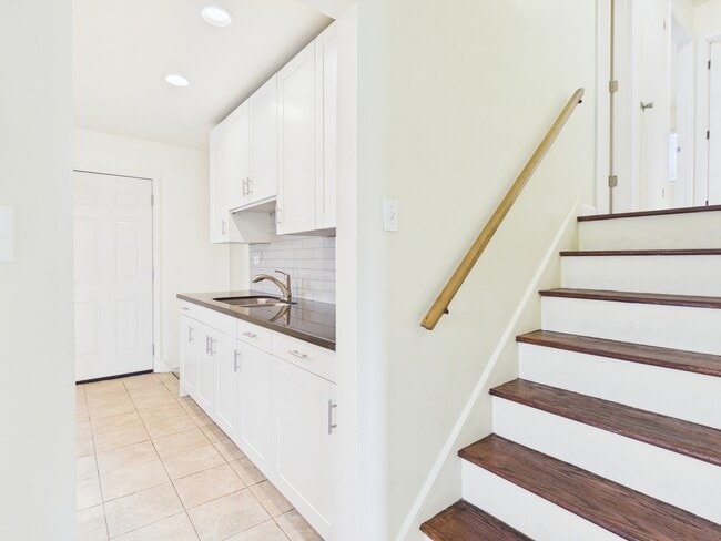 Building Photo - 209 Todd St