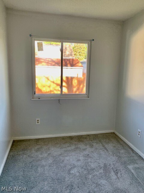 Building Photo - 2047 20th St SW