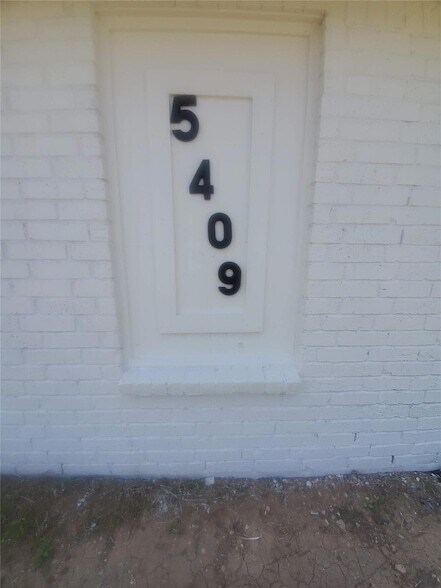 Building Photo - 5409 Purple Sage Dr