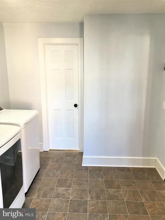 Building Photo - 25 W Boscawen St