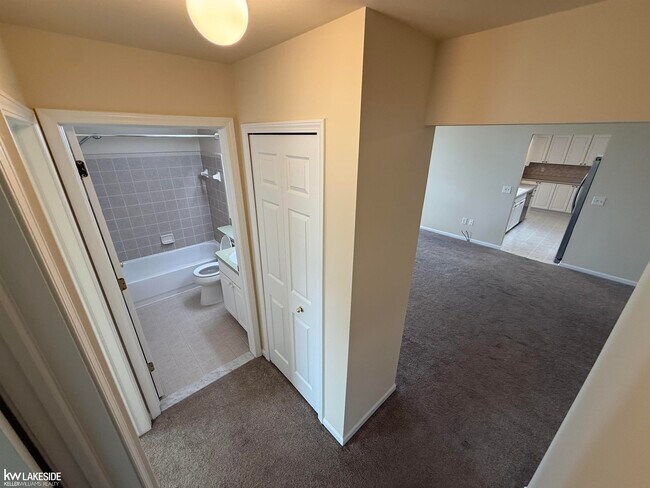 Building Photo - 50299 Highpoint Ct