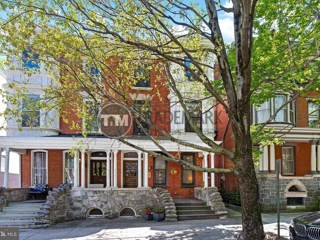Primary Photo - 662 W Chestnut St