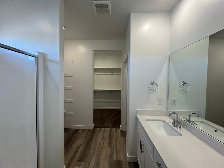 Primary Bath - 1362 S Gulch Ln