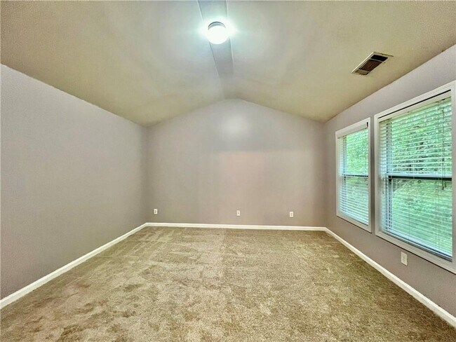 Building Photo - 1720 Rutland Pass Dr SE