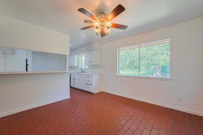 Building Photo - 30525 Hegar Rd