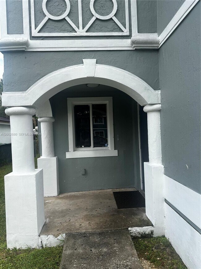 Building Photo - 26323 SW 135th Pl