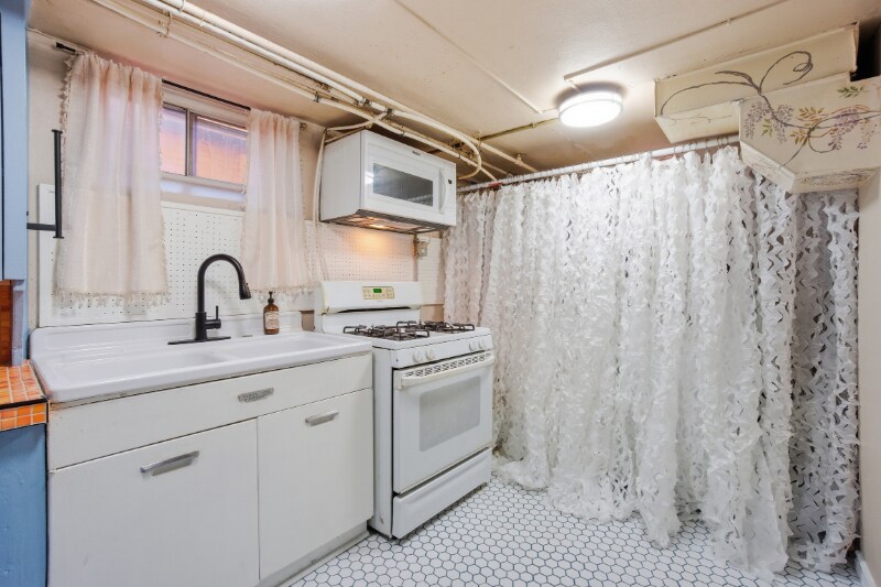 Building Photo - 753 Bellaire St