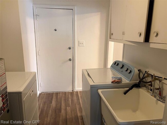 Building Photo - 11304 Jackson Ave