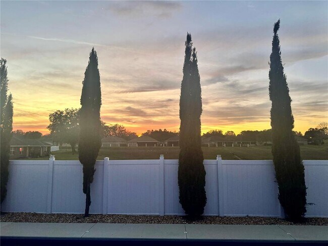 Building Photo - 6248 SW 48th Ave