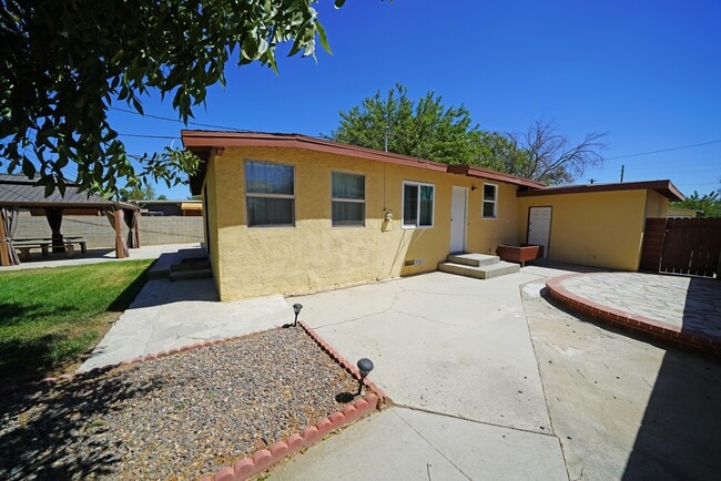 Building Photo - 45339 11th St W