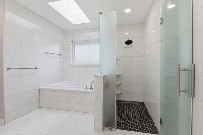 Building Photo - 2019 Brimberry St