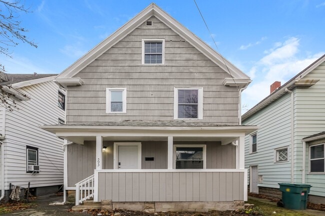 Building Photo - 593 Emerson St