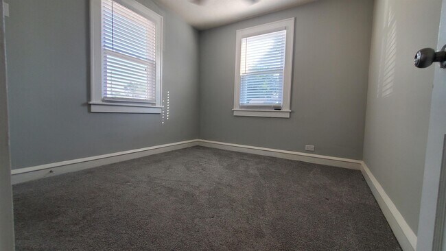 Building Photo - 366 Merrimac Ave