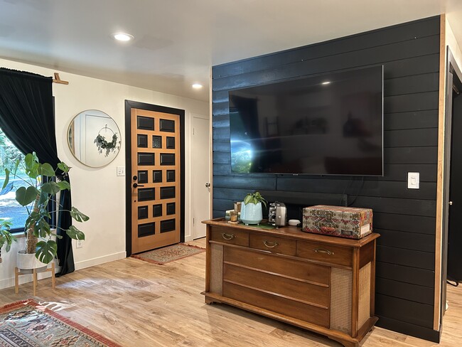 Building Photo - 25979 Pioneer Way NW