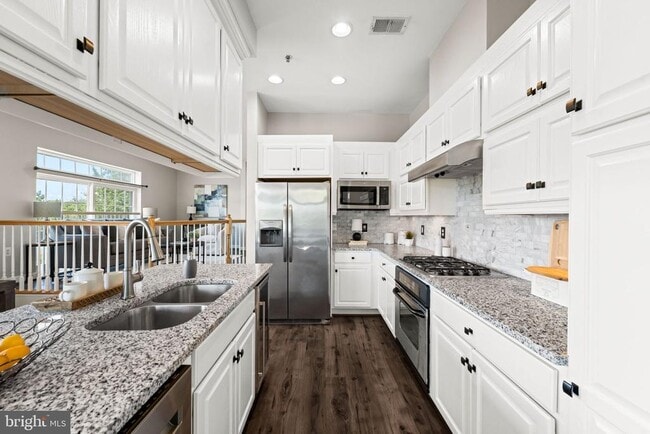 Building Photo - 810 Belmont Bay Dr