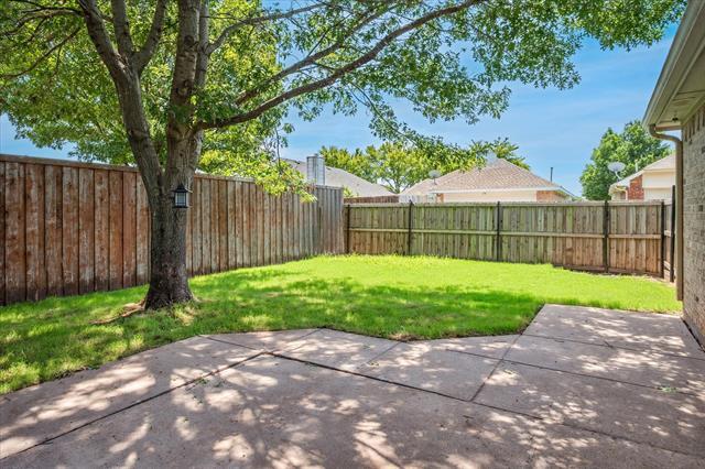 Building Photo - 1700 Bur Oak Dr