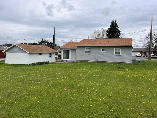 Building Photo - 108 Donald Ln