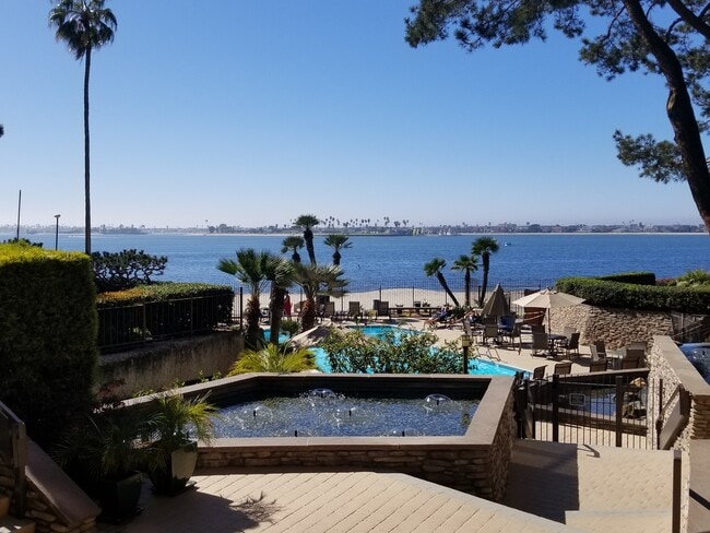 Building Photo - Mission Bay (Sail Bay) Crown Point 2bed 2bath 1625 sqft, Water View