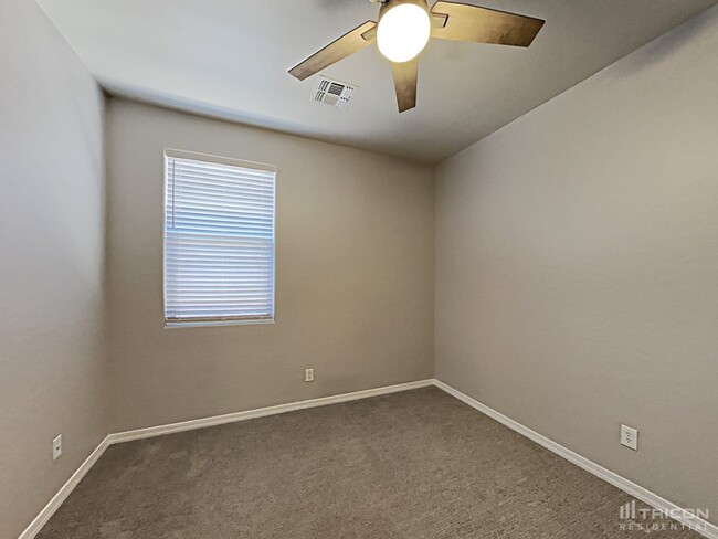 Building Photo - 17220 W Lundberg St