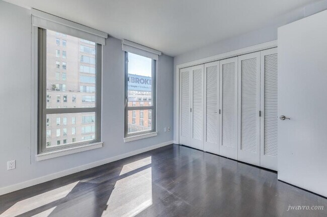 Building Photo - 219 Brannan St