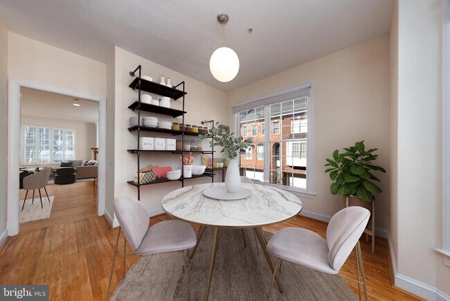 Building Photo - 1308 McLean Crest Ct