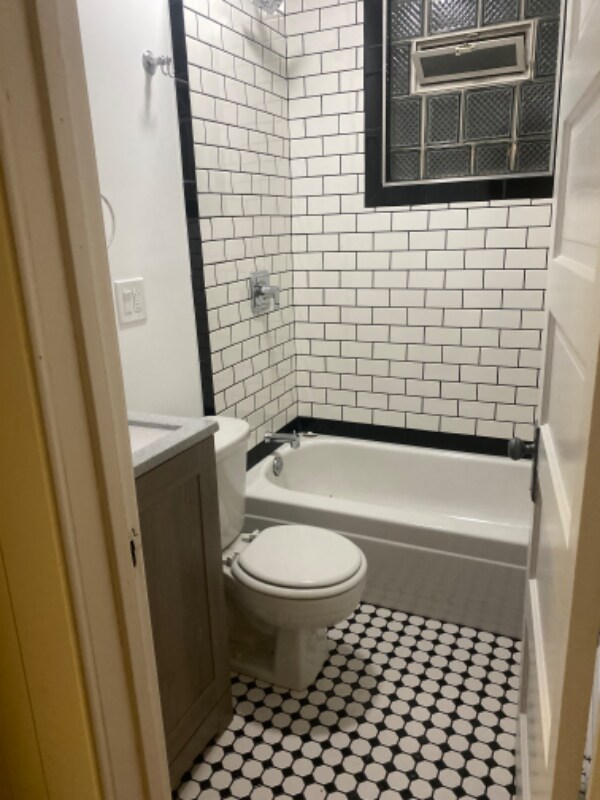 Building Photo - 2617 White Oak Ave